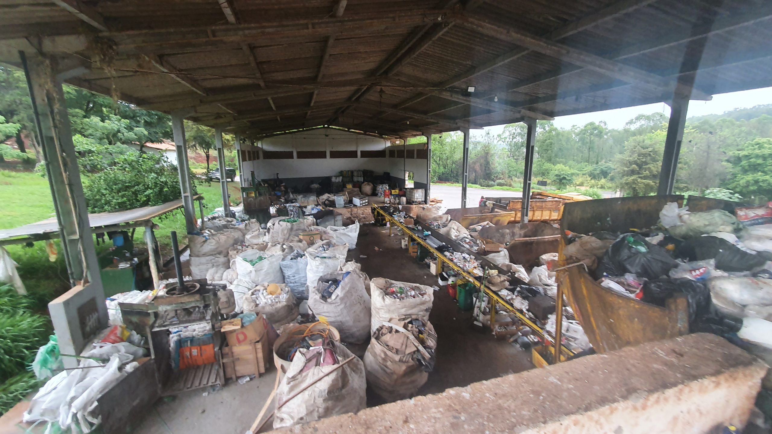 Instituto Terroá lança estudo de caso sobre responsabilidade compartilhada e a gestão de resíduos recicláveis em pequenos municípios
